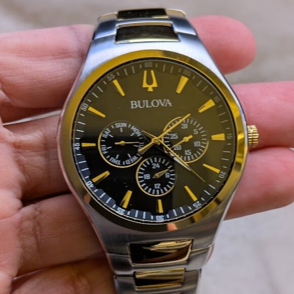 ⬇️PD⬇️BULOVA Gold and Silver Watch with Elegant Design and Link Bracelet - Picture 7 of 14